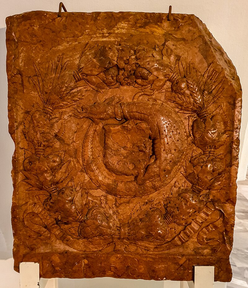 Red marble coat of arms from 1484